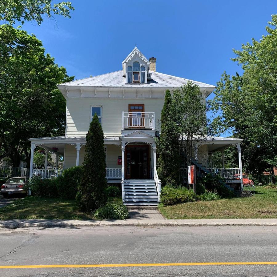 Auberge Internationale De Rivière-du-Loup Buitenkant foto