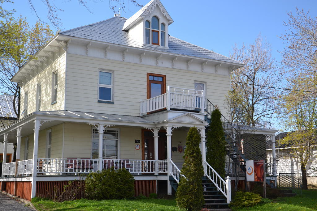 Auberge Internationale De Rivière-du-Loup Buitenkant foto